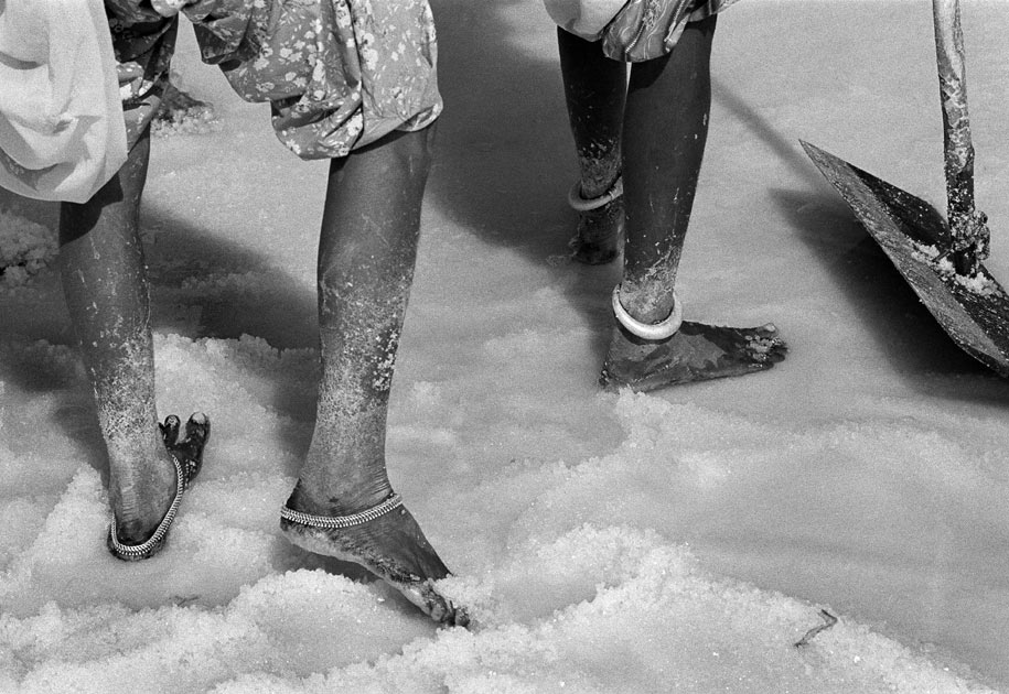 10_salt.jewellery.india.women.legs.jpg